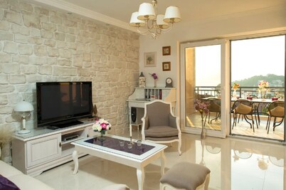 Elegant villa La Perla ,private heated pool,short walking distance to sea&center