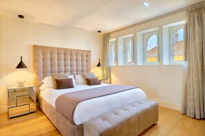 2 chambres, fer et planche à repasser, accès Internet, draps fournis