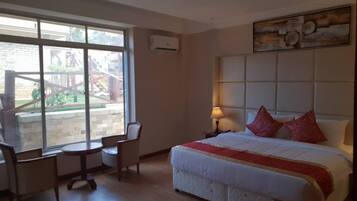 Executive Suite, 1 Bedroom, Mountain View | Garden view