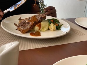Dining - Mount Royal Villa Hotel (Iringa)