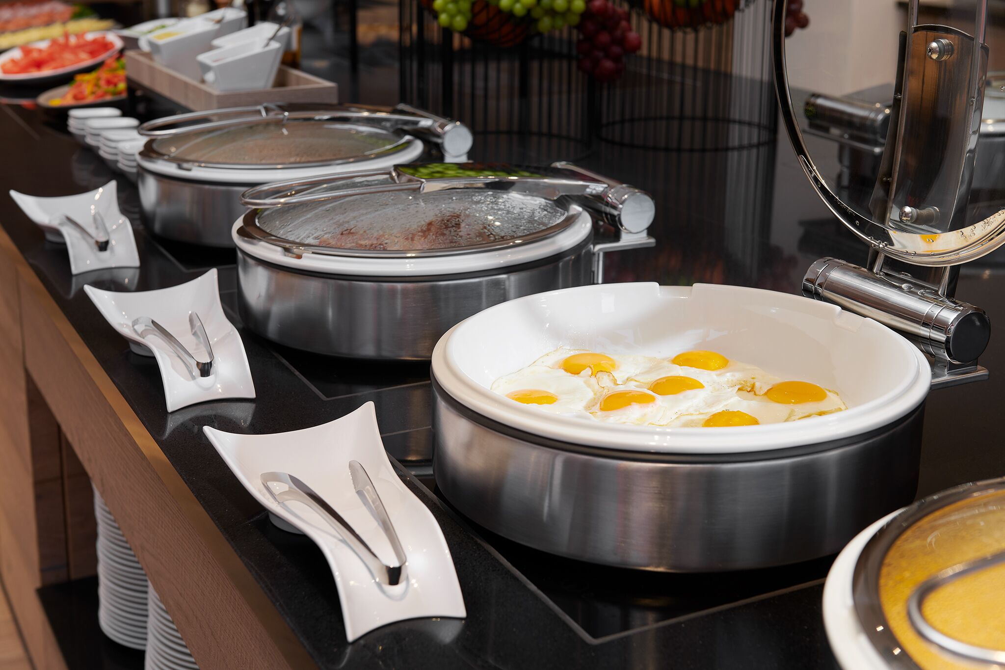 daily buffet breakfast (eur 21 per person)