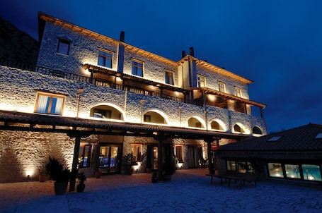 Front of property – evening/night. Santa Marina Arachova Resort & Spa