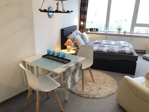 1 bedroom, soundproofing, WiFi - Ferienwohnung Kamino (Schleswig)