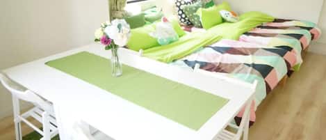 Kamar (Apartment 401) | Makan di kamar