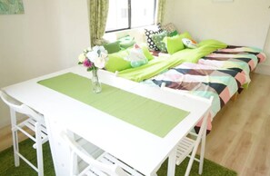 In-room dining - Not Ninja Kyocera Dome 1 - 4th Floor Room (Osaka)