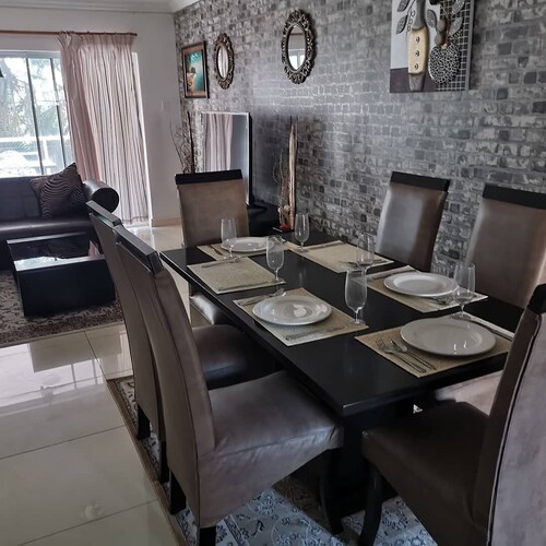 40 La Mer, in front of Illovo beach