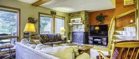 Télévision, cheminée