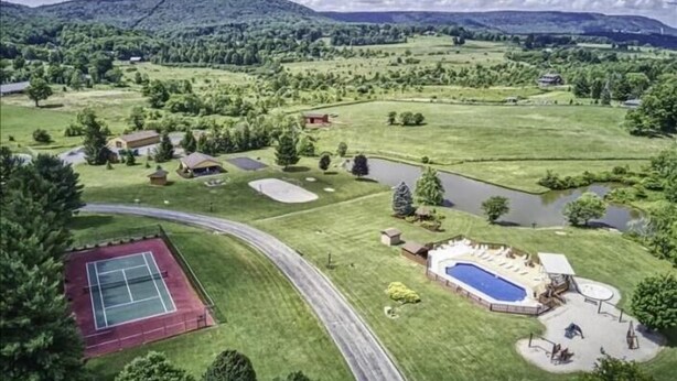 Unclassified image, 1 of 19, button - DF109- Centrally located in Canaan Valley! Pool! (Davis)