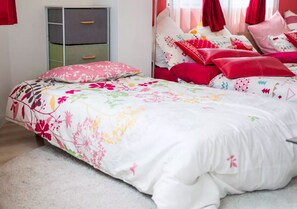 Habitación (Apartment 501) | Escritorio, tabla de planchar con plancha, wifi gratis