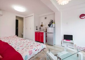 Apartment 501 | Desk, iron/ironing board, free WiFi - Not Ninja Kyocera Dome 1 - 5th Floor Room (Osaka)