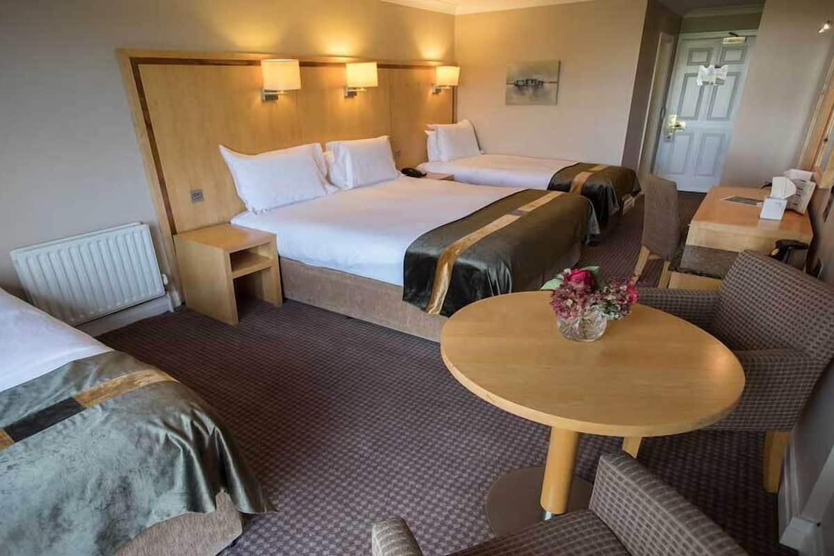 1 bedroom, hypo-allergenic bedding, down duvets, in-room safe