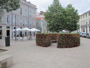 Outdoor dining - 4 Bedroom Apartment on the City Center (Lisboa)