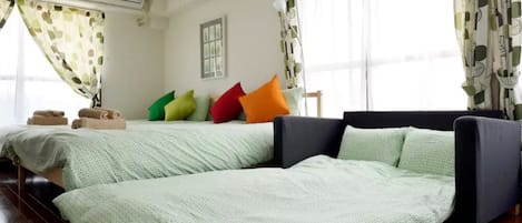 Zimmer (Apartment 702) | Schreibtisch, Bügeleisen/Bügelbrett, kostenloses WLAN