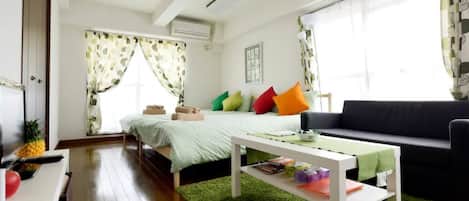 Zimmer (Apartment 702) | Schreibtisch, Bügeleisen/Bügelbrett, kostenloses WLAN