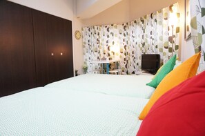 Kamar (Apartment 501) | Meja kerja, setrika/meja setrika, dan Wi-Fi gratis
