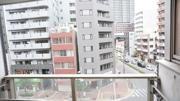 룸 (Apartment 501) | 발코니 전망