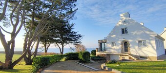 Villa FEUNTEUN vue exceptionnelle sur l'océan !