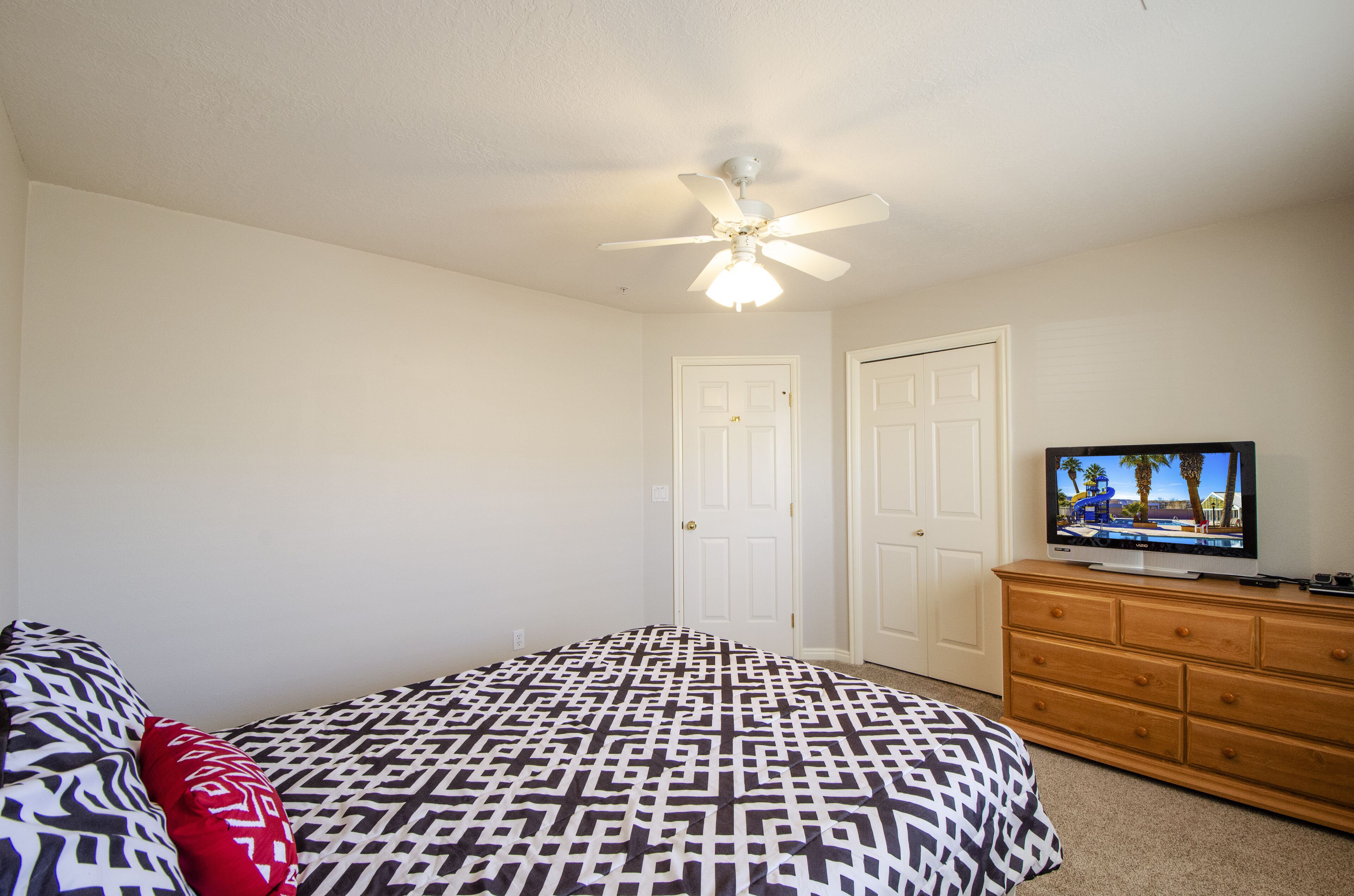 Las Palmas Resort 704 | Newly Renovated Main level 3 bd unit, Close to pool + More