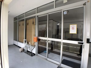 숙박 시설 입구