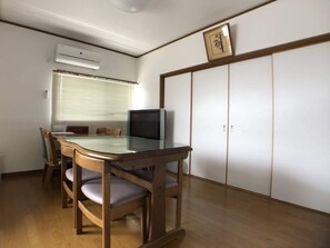 하우스 (Private Vacation Home) | 객실 내 식사 공간