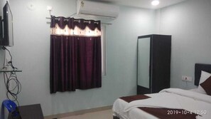 Luxury Double A/c Room - iROOMZ Partha Grand (Kallur)