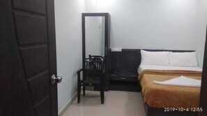 Non A/C Deluxe Double room - iROOMZ Partha Grand (Kallur)