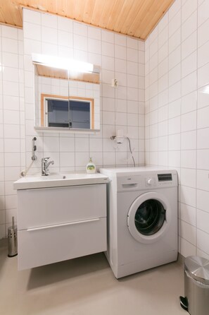 Studio – comfort | Bad | Dusj, designertoalettartikler, hårføner og badekåper