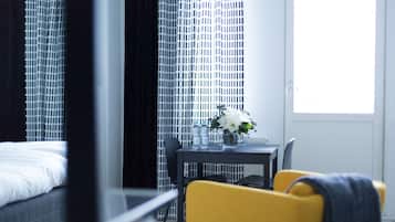Comfort Studio | Premium bedding, down comforters, in-room safe, individually decorated