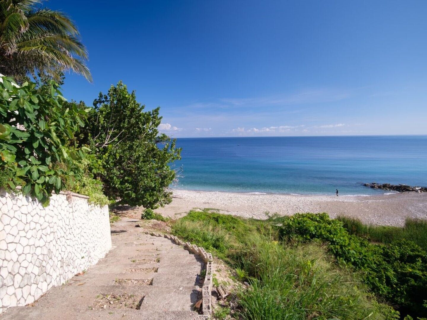 Plage, chaises longues