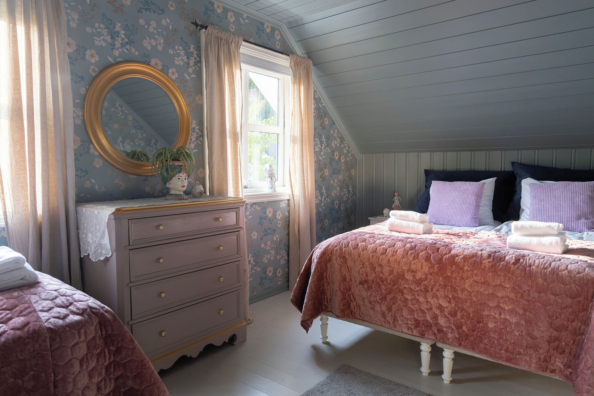 Design Double or Twin Room (Solvorn, nr 1) | Down comforters, blackout drapes, free WiFi, bed sheets