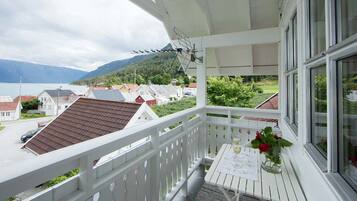 Down duvets, blackout curtains, free WiFi, bed sheets