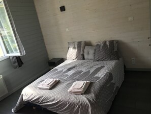 5 Schlafzimmer, Bügeleisen/Bügelbrett, WLAN, Bettwäsche