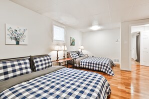 6 makuuhuonetta, silitysrauta/-lauta, ilmainen Wi-Fi, vuodevaatteet