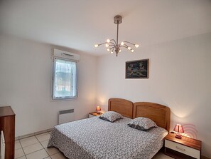 1 bedroom, free WiFi - Charming 1BR Apartment with Terrace, Air Conditioning, Parking, Near Lamalou-les-Bains Spa (Lamalou-les-Bains)