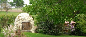 Rustic cottage with fireplace, garden and wifi