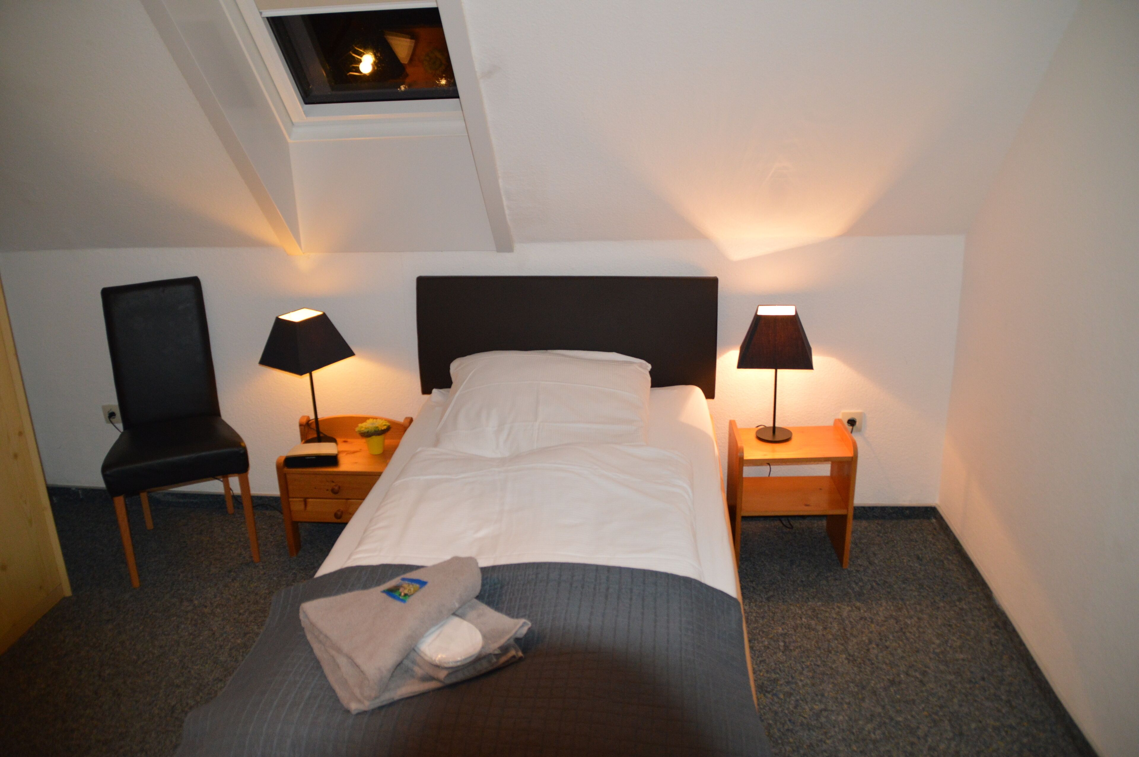 standard single room | soundproofing, free wifi, bed sheets
