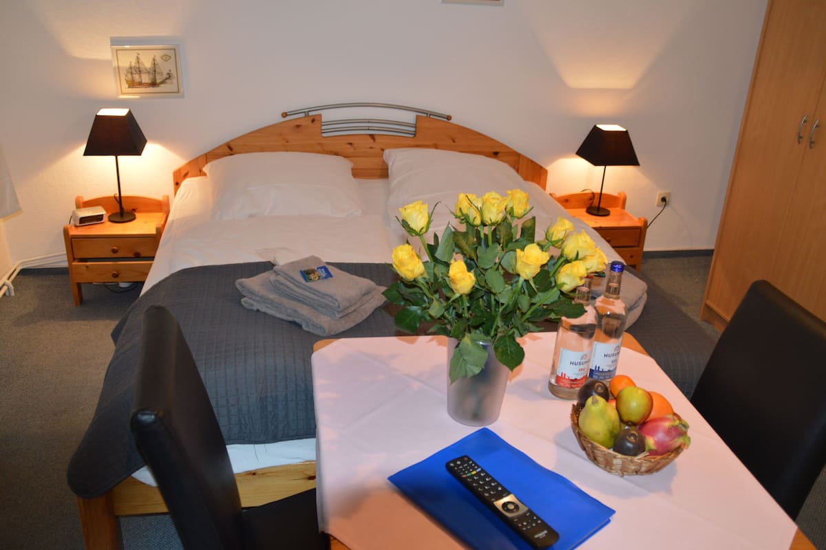 Standaard tweepersoonskamer | Geluiddichte muren, gratis wifi, beddengoed