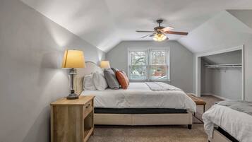 5 bedrooms, desk, iron/ironing board, travel cot