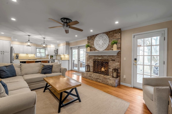 TV, fireplace, offices