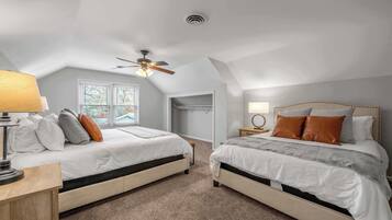 5 bedrooms, desk, iron/ironing board, travel cot