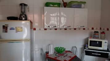 House | Private kitchen | Fridge, microwave, cookware/dishes/utensils