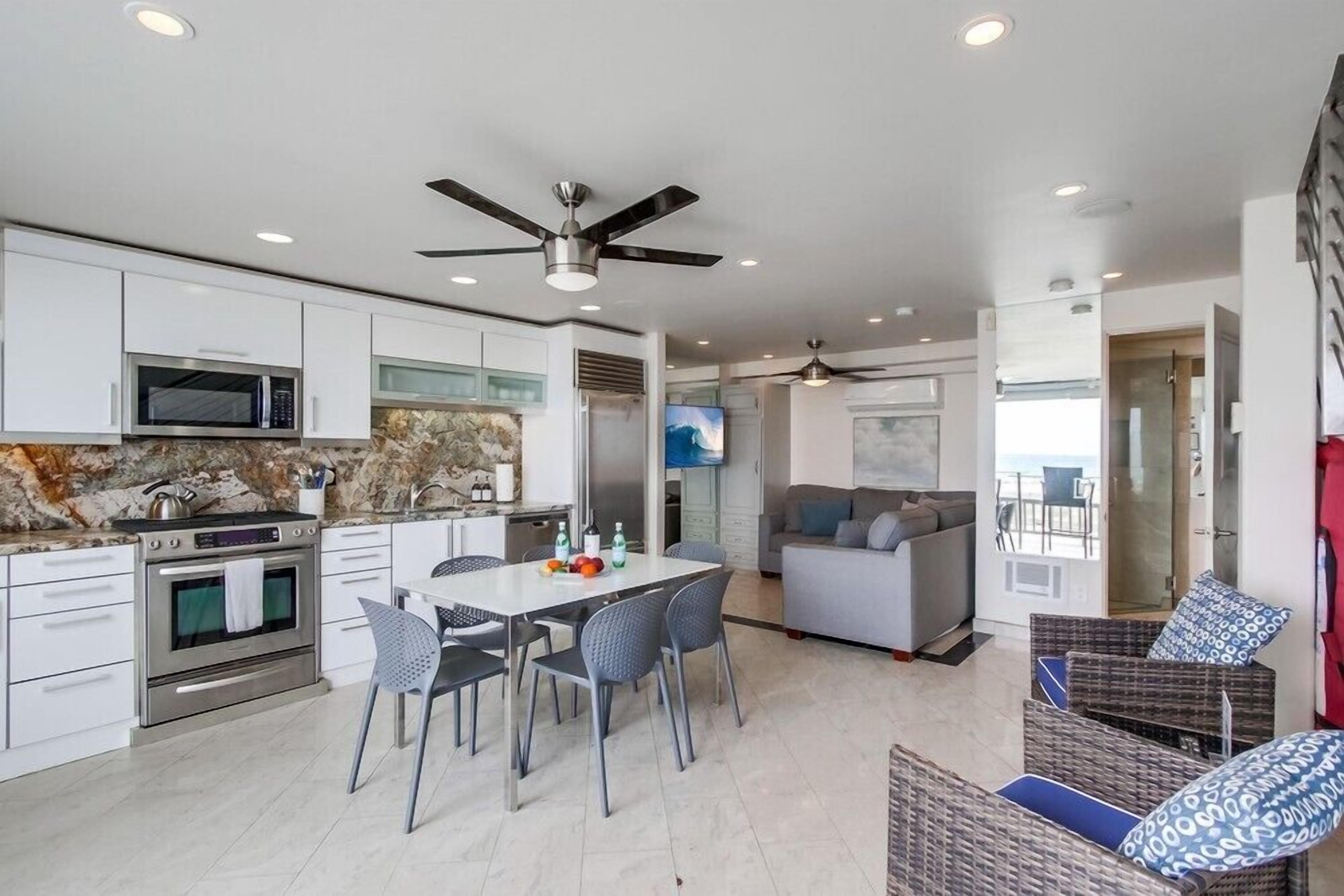 2 Levels of Ocean Front ☆ AC in ❤ of MB