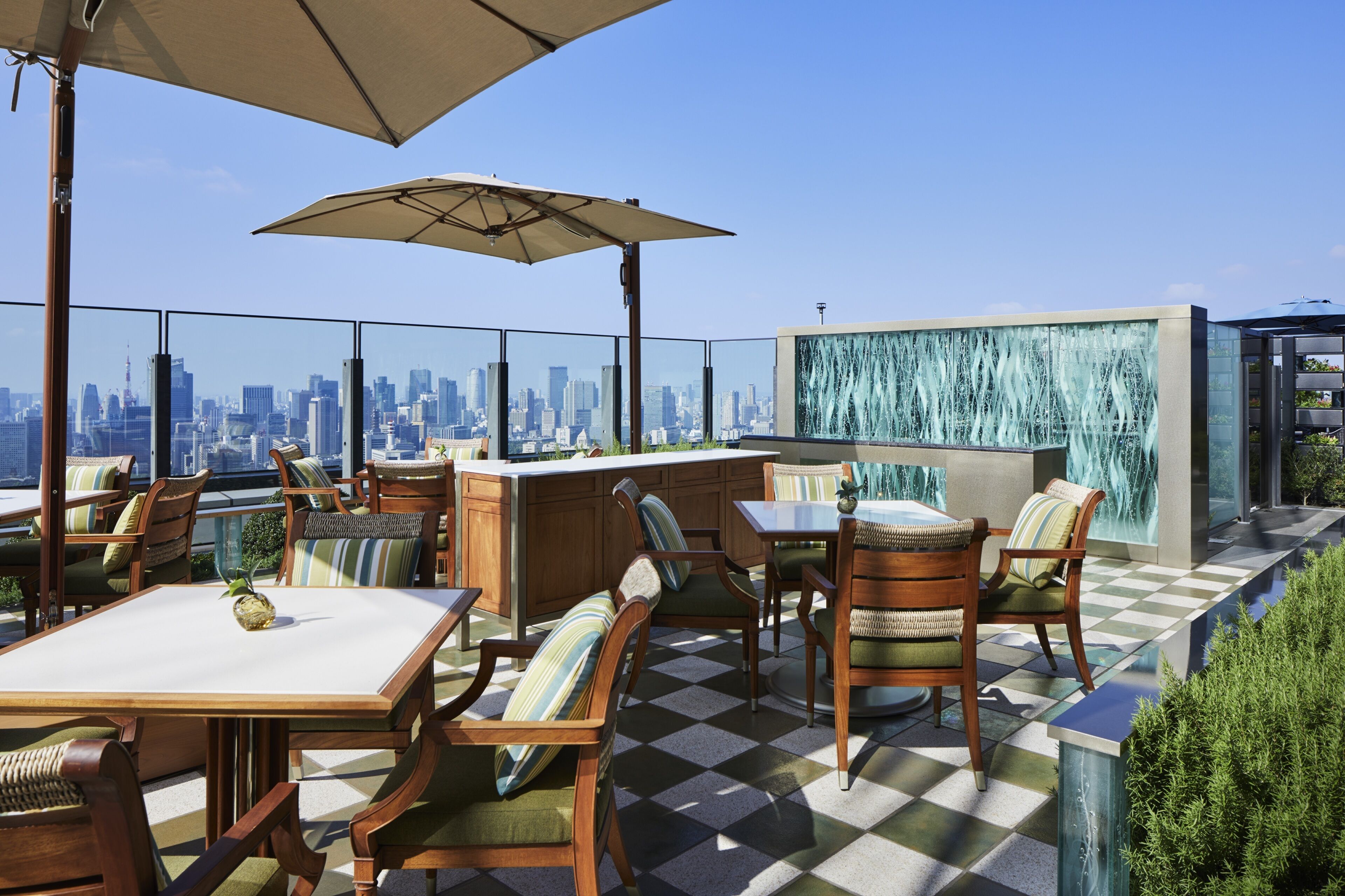 2 restaurants, breakfast, lunch, dinner served; italian cuisine