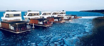 Houseboat "ELANDI" - relaxation, fun & luxury