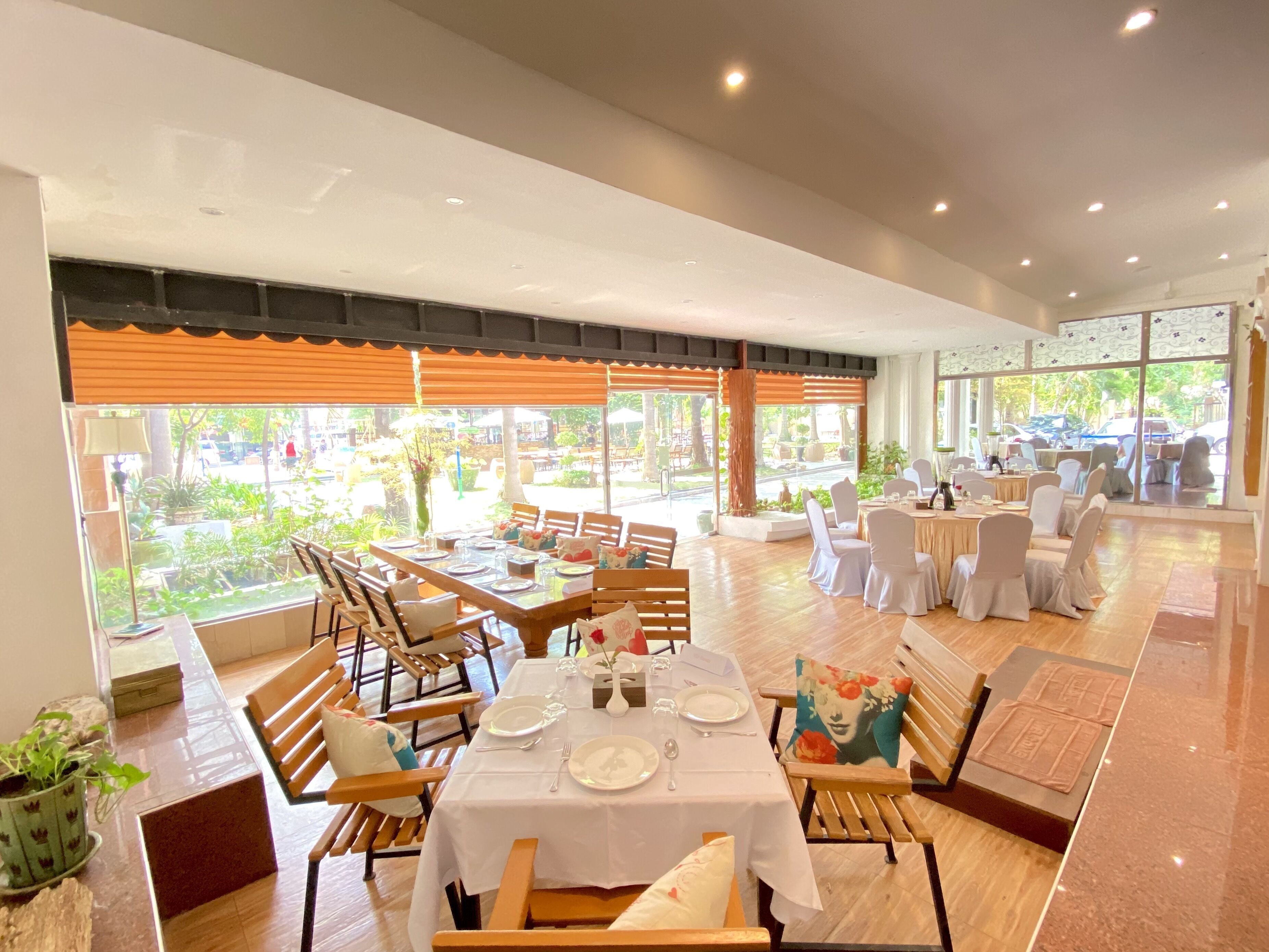 Der serveres morgenmad, frokost og aftensmad