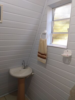 Cabin | Bathroom | Shower, towels