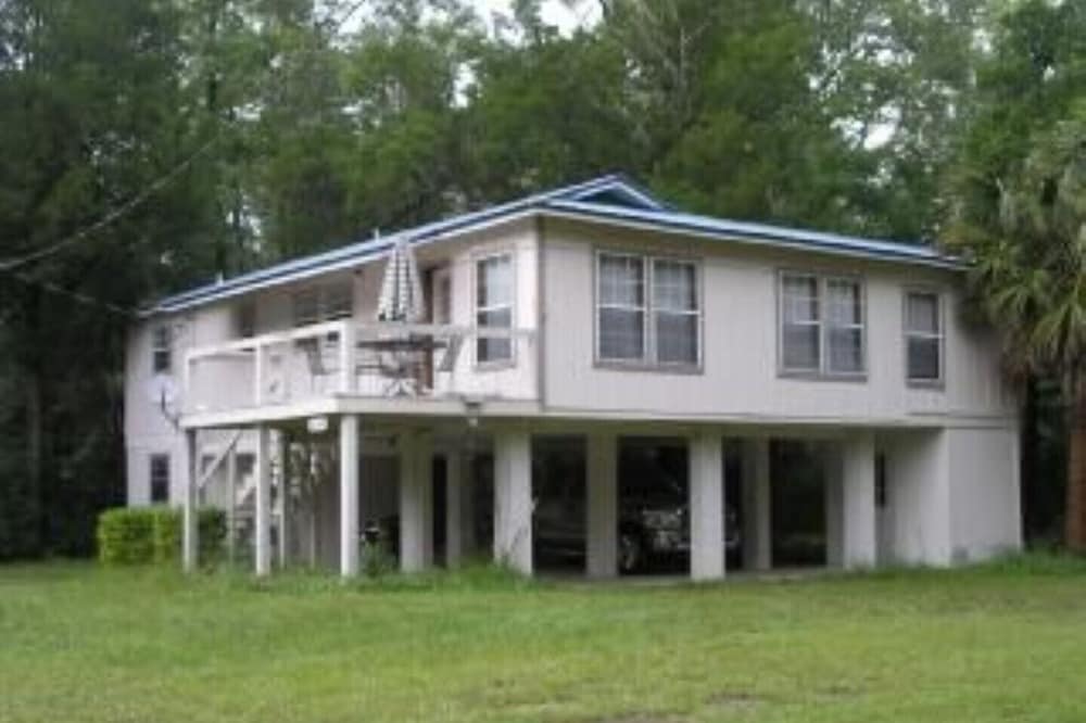 Stilt Home On The Beautiful Steinhatchee River