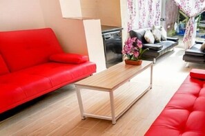 Interior - Waterside House (Milton Keynes)