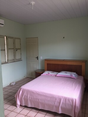 4 bedrooms, WiFi, bed sheets