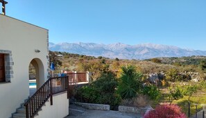 Property grounds - Villa with private pool, beautiful views within easy walk to Vamos village (Apokoronas)